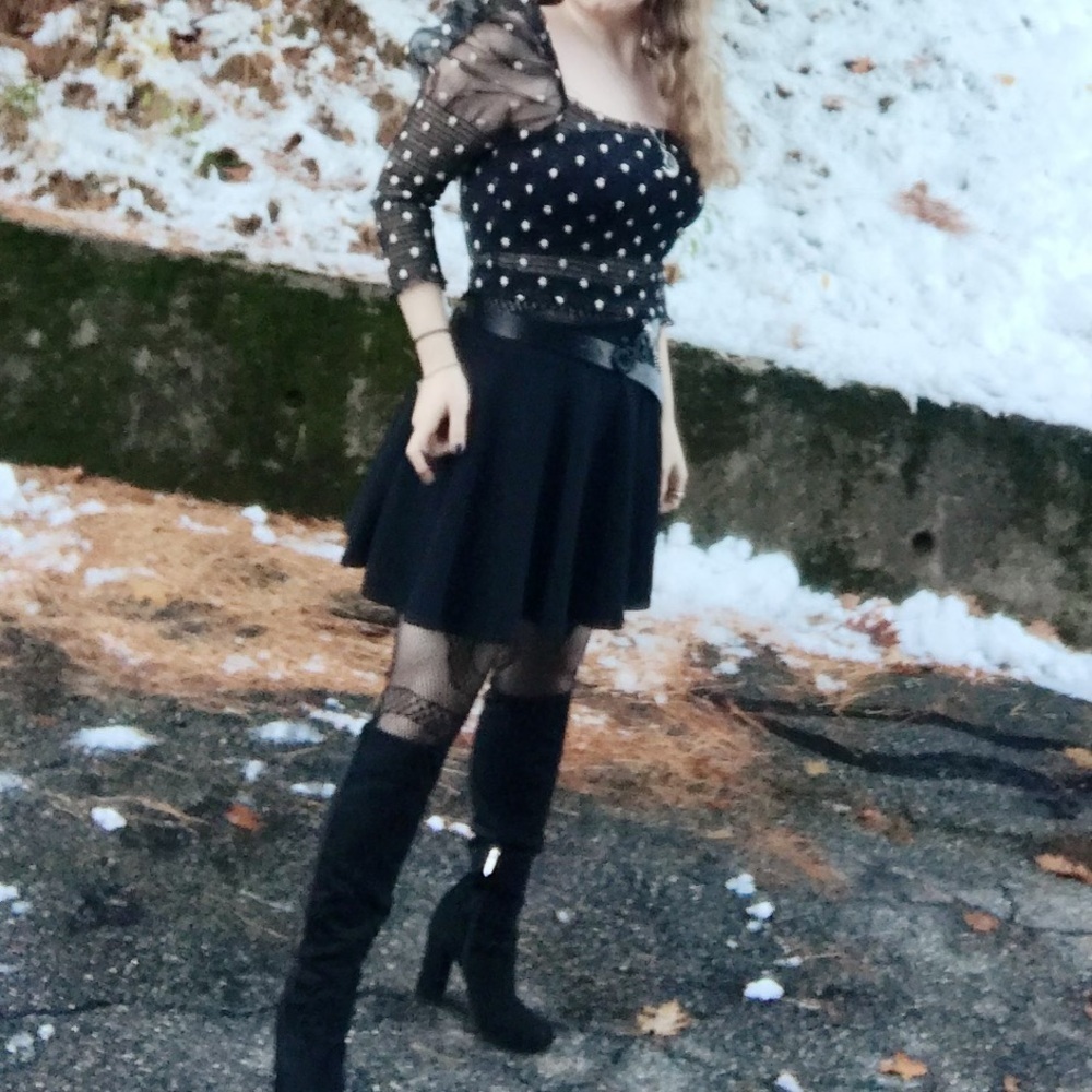 Bershka black off shoulder crop top with flare - Picture 2 of 7